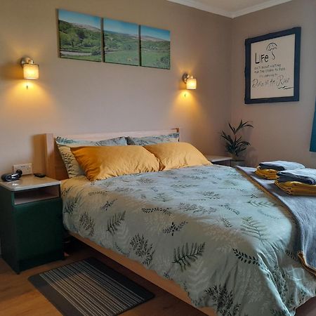 Slieve Elva B&B Лисдунварна Екстериор снимка